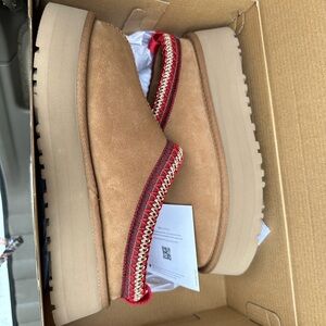 Brand New Ugg Tazz Slippers